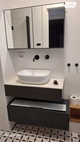 רחבעם זאבי 22