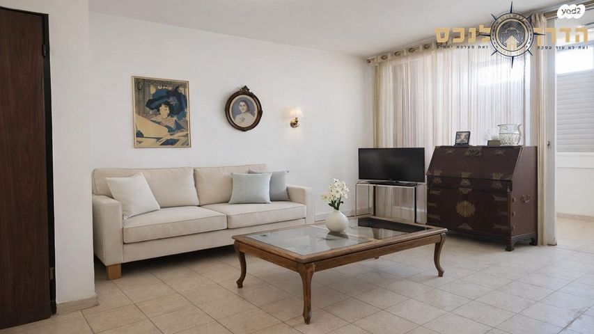 קיבוץ גלויות 4