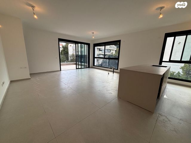 דירה, פועלים ד, כפר סבא