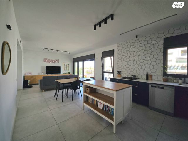 דירה, שרונה, כפר יונה