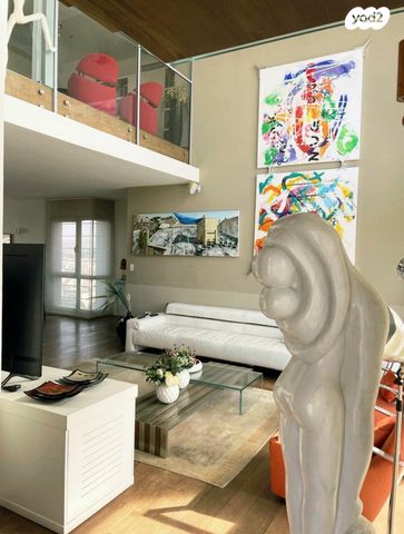 גג/ פנטהאוז, 2008, רעננה