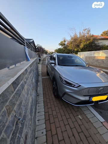 מודעת רכב אם ג'י ZS