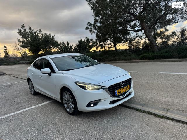 מודעת רכב מאזדה 3