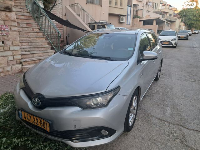 מודעת רכב טויוטה אוריס