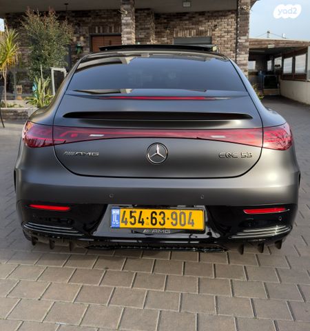 מודעת רכב מרצדס-בנץ EQE