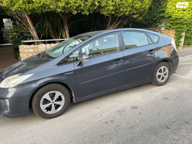 מודעת רכב טויוטה פריוס