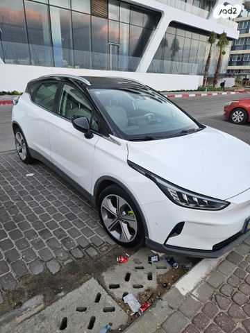 מודעת רכב ג׳ילי Geometry C