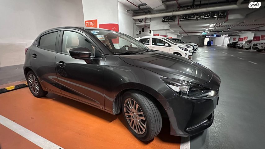 מודעת רכב מאזדה 2