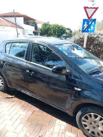 מודעת רכב יונדאי i20