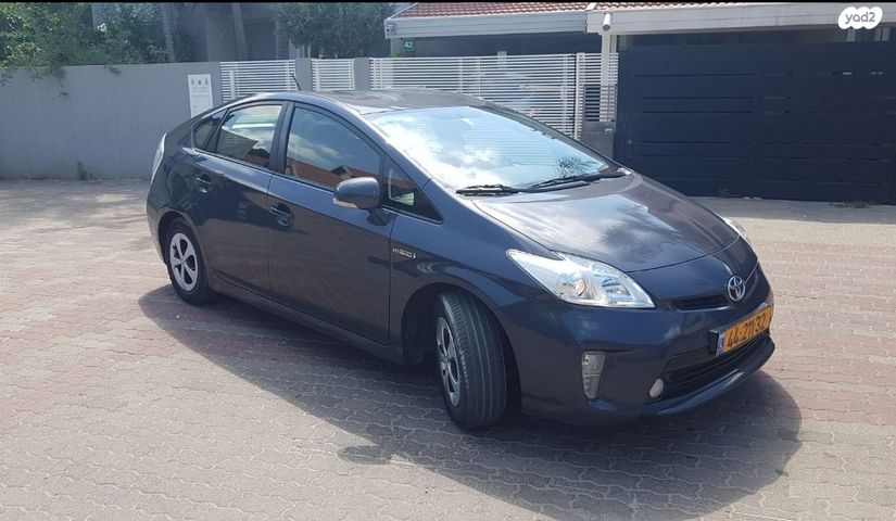מודעת רכב טויוטה פריוס