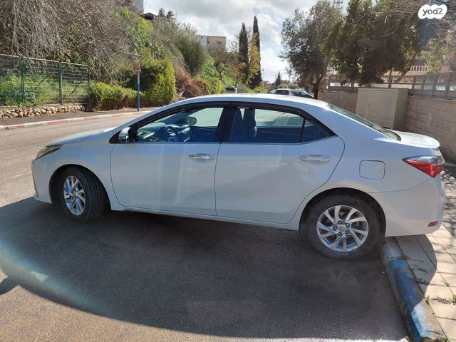 מודעת רכב טויוטה קורולה