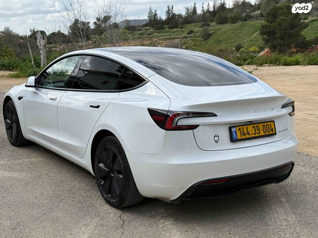 מודעת רכב טסלה מודל 3