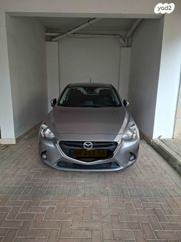 מודעת רכב מאזדה 2