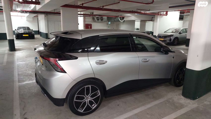 מודעת רכב אם ג'י MG4