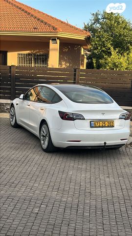 מודעת רכב טסלה מודל 3