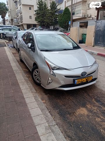 מודעת רכב טויוטה פריוס