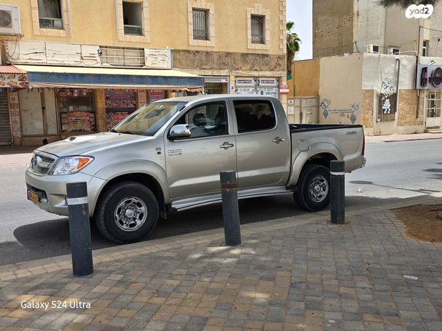 מודעת רכב טויוטה היילקס ויגו