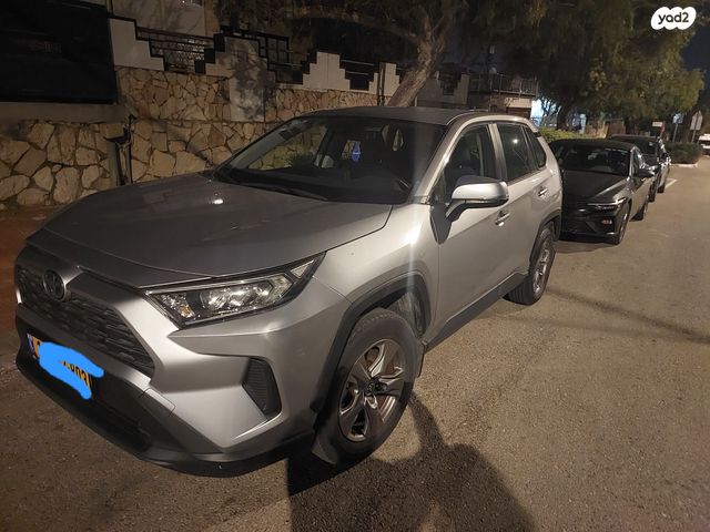 מודעת רכב טויוטה RAV4