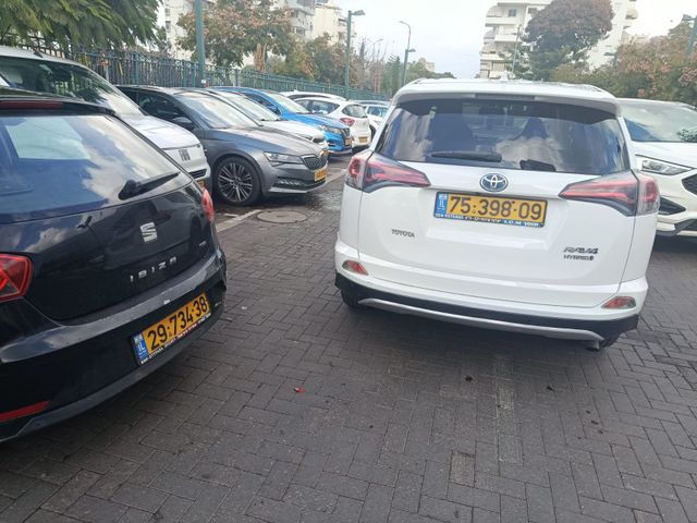 מודעת רכב טויוטה RAV4