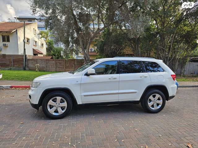 מודעת רכב ג'יפ גרנד צ'ירוקי