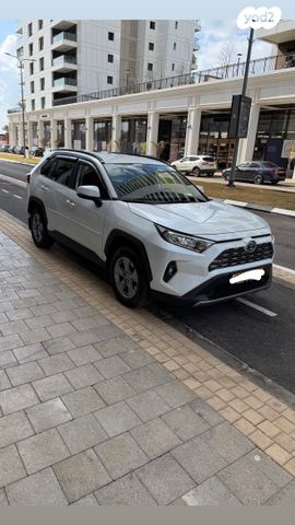 מודעת רכב טויוטה RAV4