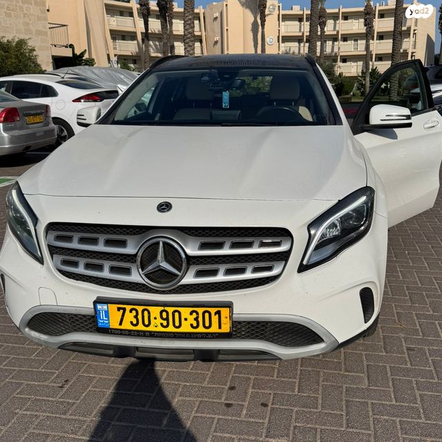 מודעת רכב מרצדס-בנץ GLA