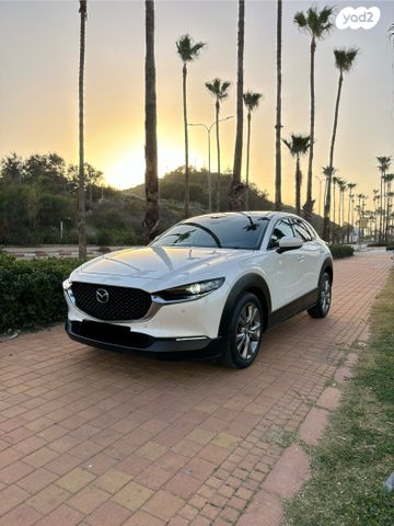 מודעת רכב מאזדה CX-30