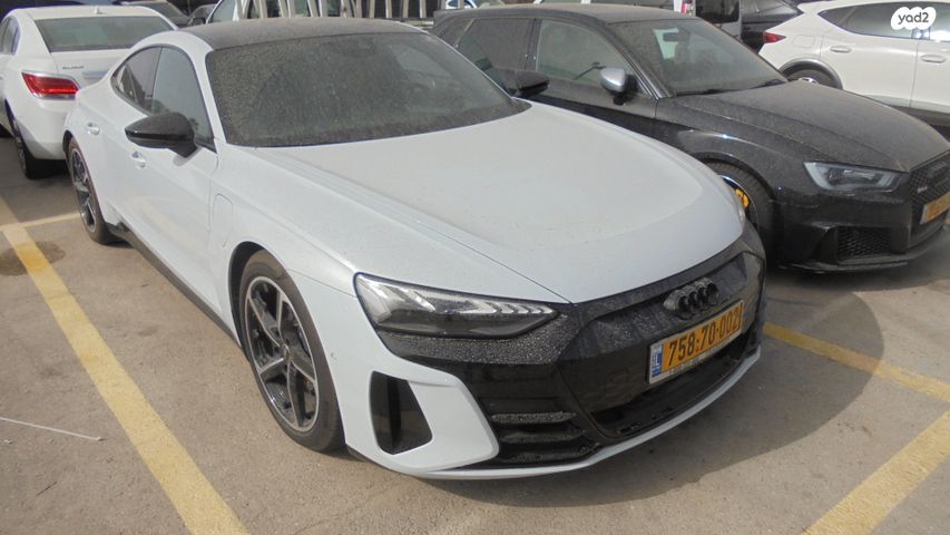 מודעת רכב אאודי E-tron GT