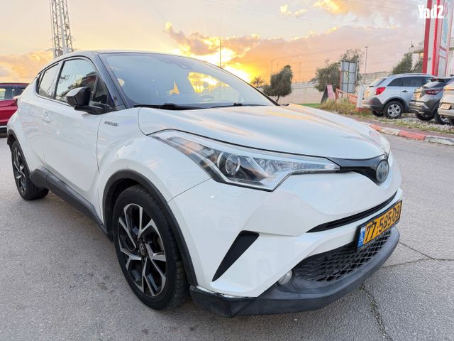 מודעת רכב טויוטה C-HR 1
