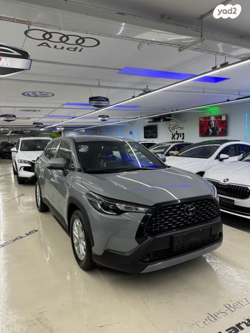 מודעת רכב טויוטה קורולה קרוס