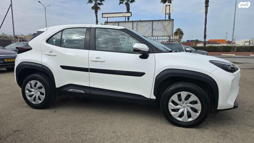 מודעת רכב טויוטה יאריס קרוס