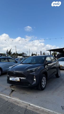 מודעת רכב טויוטה יאריס קרוס