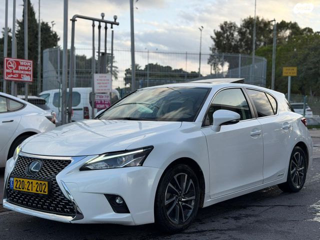 מודעת רכב לקסוס CT