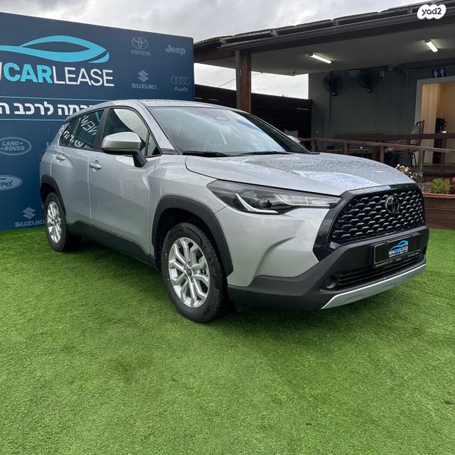 מודעת רכב טויוטה קורולה קרוס