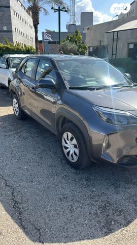 מודעת רכב טויוטה יאריס קרוס