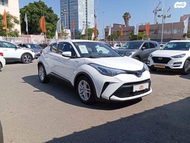 מודעת רכב טויוטה C-HR