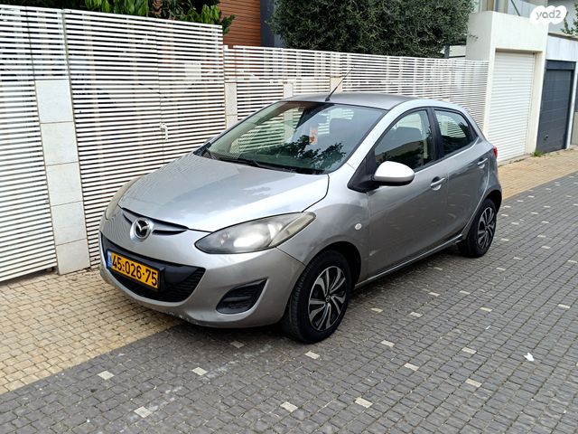 מודעת רכב מאזדה 2