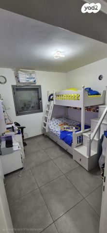 אהרון מזיא 1