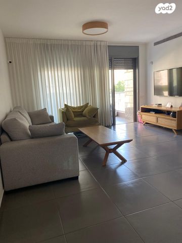 אפרים קישון 3