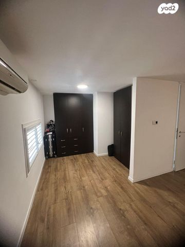 טרומפלדור 8