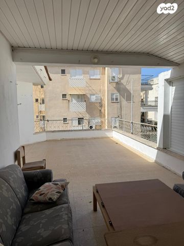 קרן היסוד 18