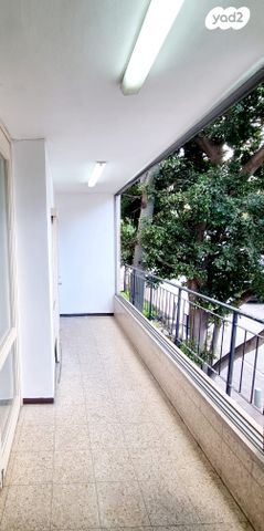 שדרות ירושלים 14