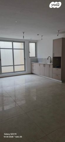 ארבע אמהות 1