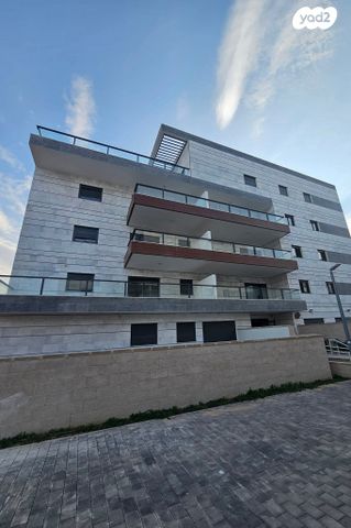 גן יבנה מערב