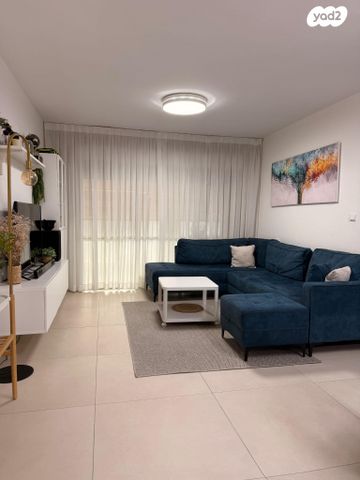 דירה, רמב"ם, ראש העין