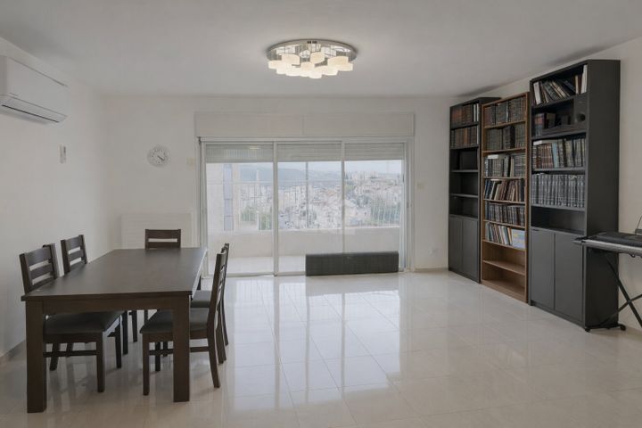 דירה למכירה בירושלים (תיווך) — 4