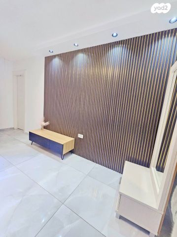 גבעת הרקפות, גבעת תל חי