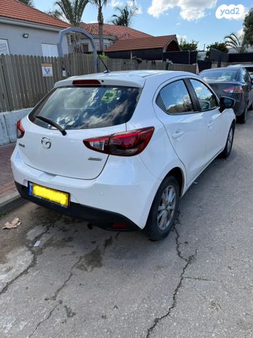 מודעת רכב מאזדה 2