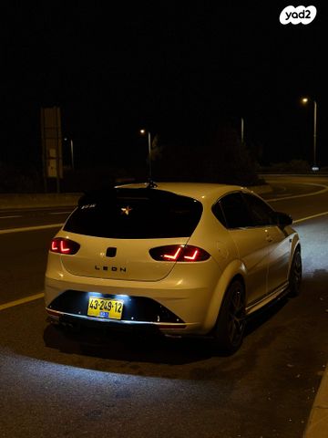 מודעת רכב סיאט לאון