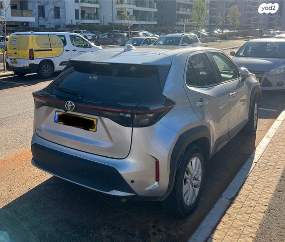 מודעת רכב טויוטה יאריס קרוס